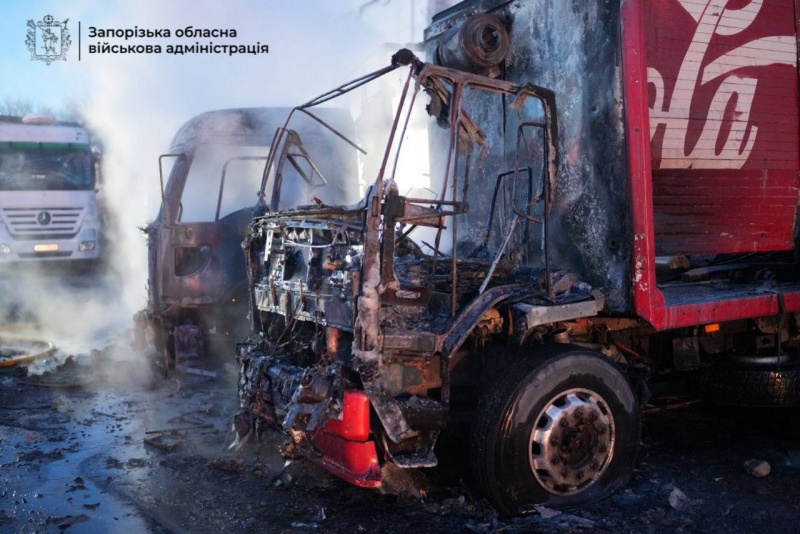 Zaporizhzhia struck overnight as Russian attack sparks huge fire (photos, video)