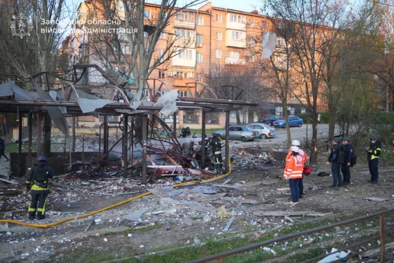 Zaporizhzhia struck overnight as Russian attack sparks huge fire (photos, video)