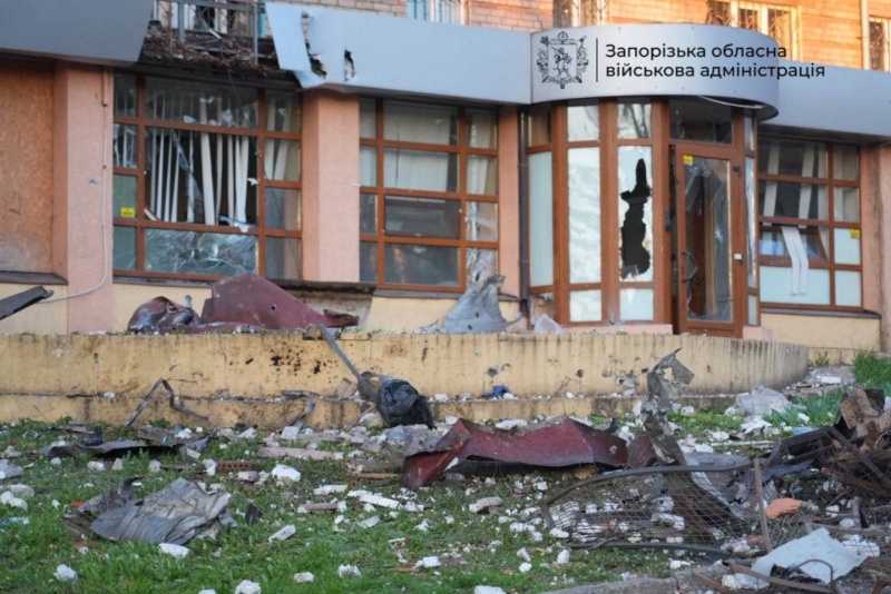 Zaporizhzhia struck overnight as Russian attack sparks huge fire (photos, video)