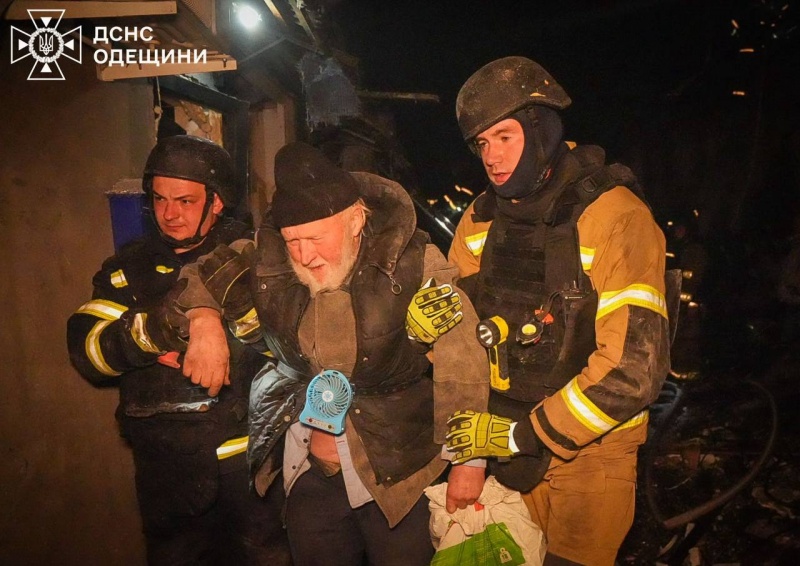 Deadly night strike on Odesa kills 2, injures over 10, including children
