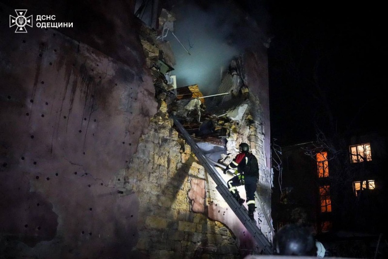 Deadly night strike on Odesa kills 2, injures over 10, including children