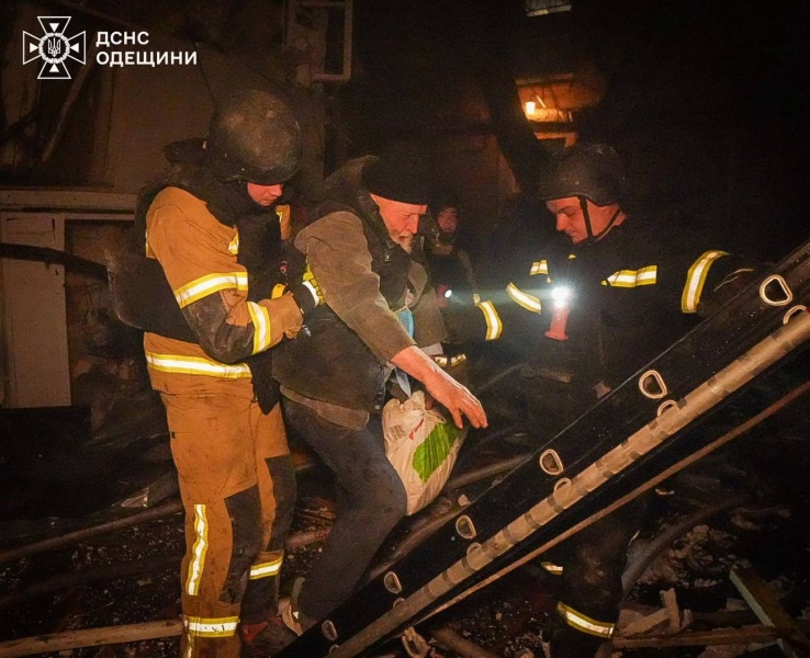 Deadly night strike on Odesa kills 2, injures over 10, including children