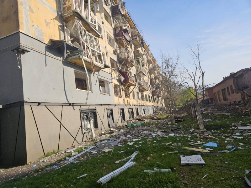 Russia strikes center of Ukraine's Kramatorsk with high-explosive bombs: Fatalities reported