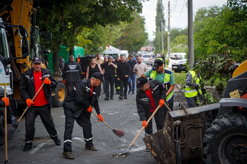 Russian strike leaves Vyshneve shattered as death toll climbs