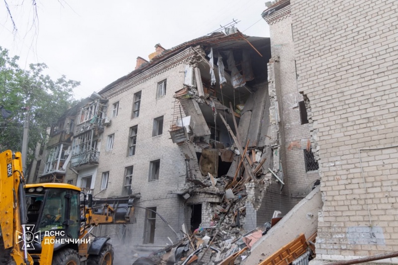 Russia launches third massive attack on Ukraine's Sloviansk in 24 hours, injuring 16 people