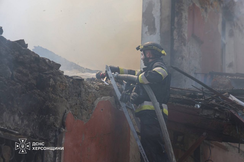 Russian bombs hit school in Ukraine's Kherson as drones target rescuers during response