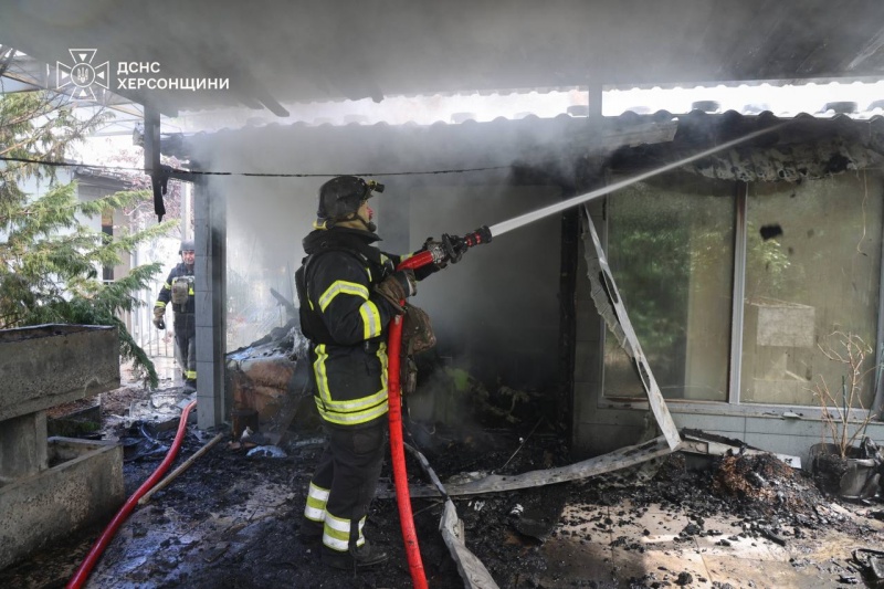 Russian bombs hit school in Ukraine's Kherson as drones target rescuers during response