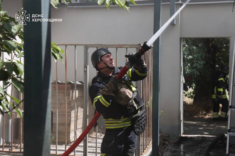 Russian bombs hit school in Ukraine's Kherson as drones target rescuers during response