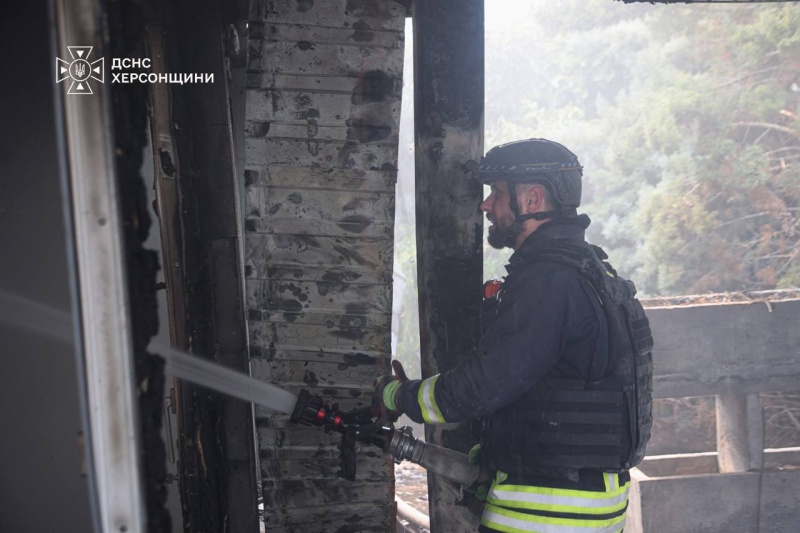 Russian bombs hit school in Ukraine's Kherson as drones target rescuers during response