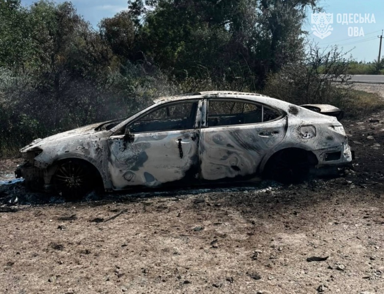Russia strikes tanker truck in Odesa region, people killed and injured