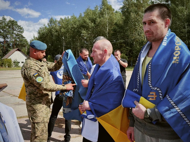 Ukraine brings home 10 soldiers missing in action through Belarus