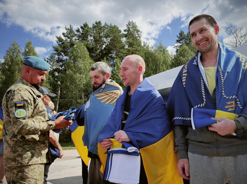 Ukraine brings home 10 soldiers missing in action through Belarus