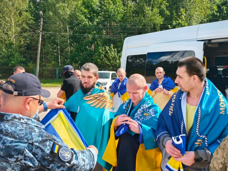 Ukraine brings home 10 soldiers missing in action through Belarus