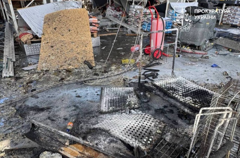 Russia strikes Epicentr hypermarket in Kharkiv, woman injured