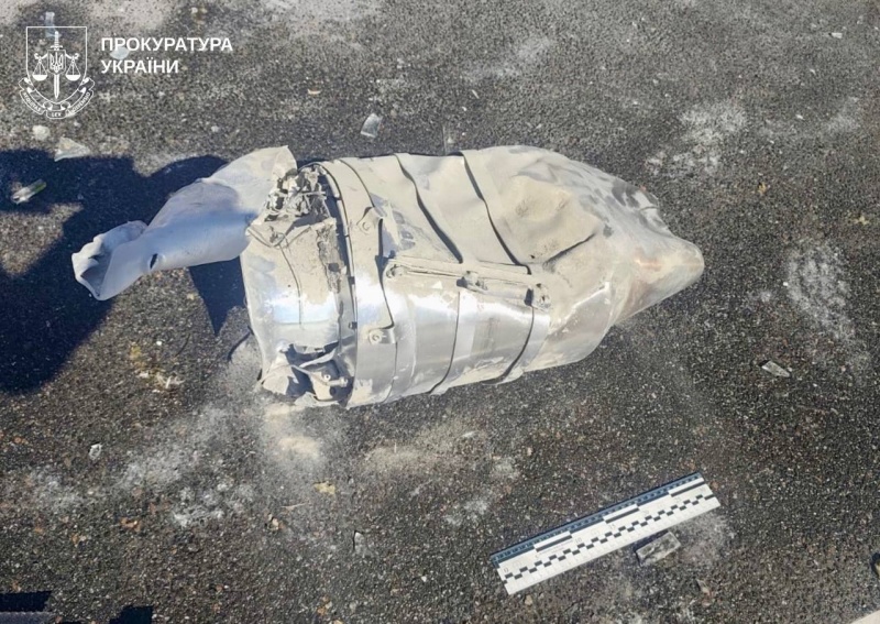 Russia strikes Epicentr hypermarket in Kharkiv, woman injured