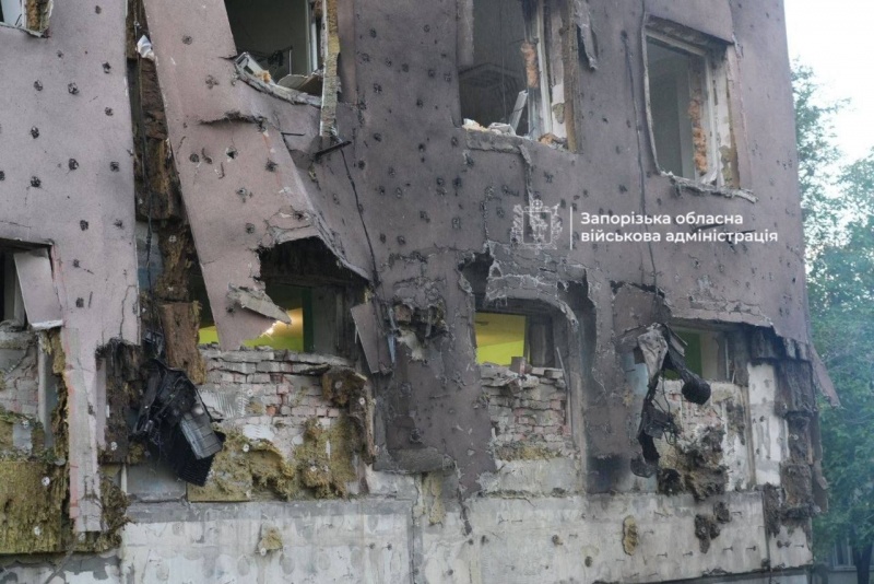 Zaporizhzhia hospital ablaze after Russian attack, patients evacuated