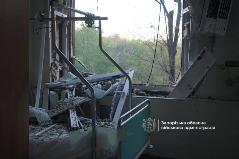 Zaporizhzhia hospital ablaze after Russian attack, patients evacuated