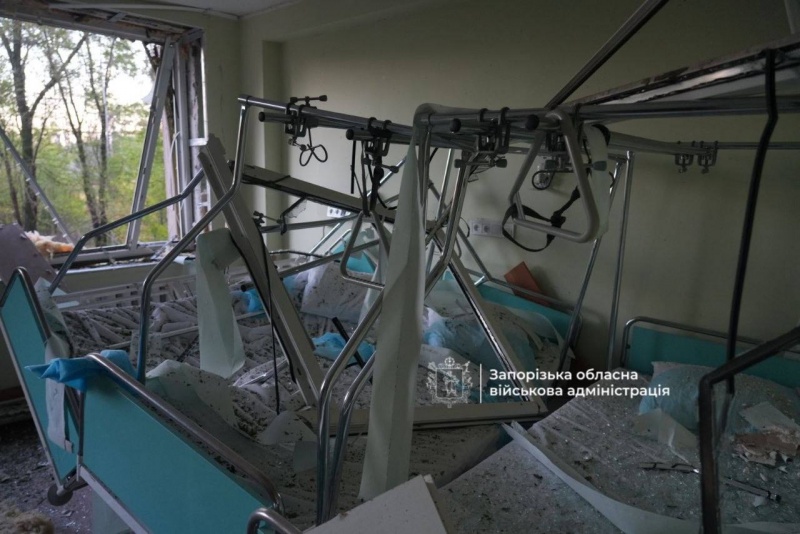 Zaporizhzhia hospital ablaze after Russian attack, patients evacuated
