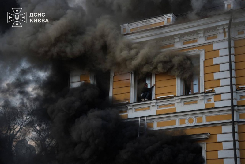 Zelenskyy confirms Russian strike on Dobrobut clinic in Kyiv and shows damage