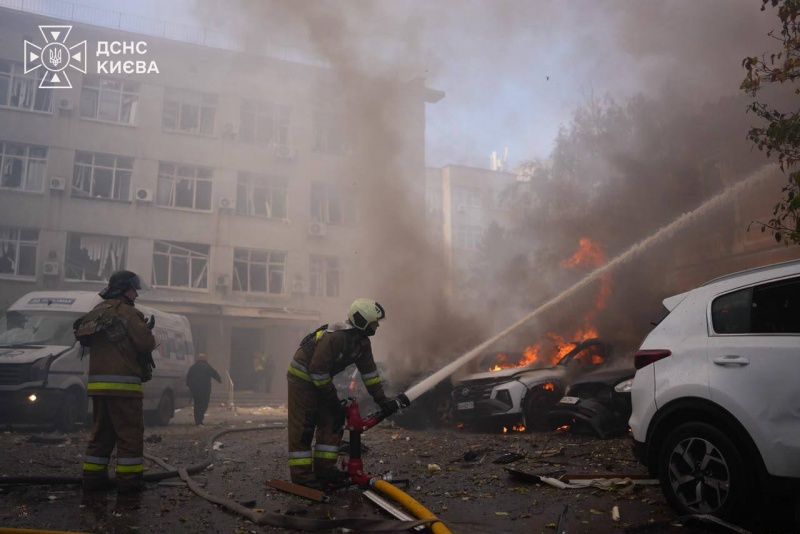 Zelenskyy confirms Russian strike on Dobrobut clinic in Kyiv and shows damage