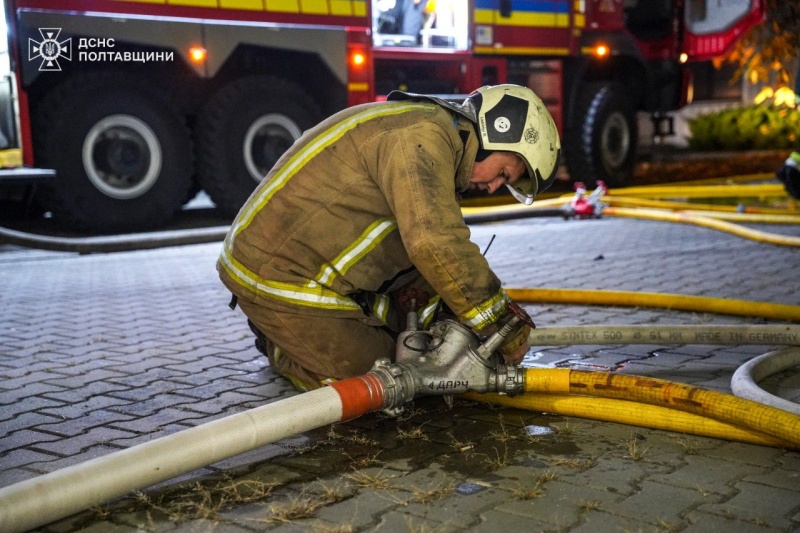 Russia struck Poltava: Fire engulfs large warehouse