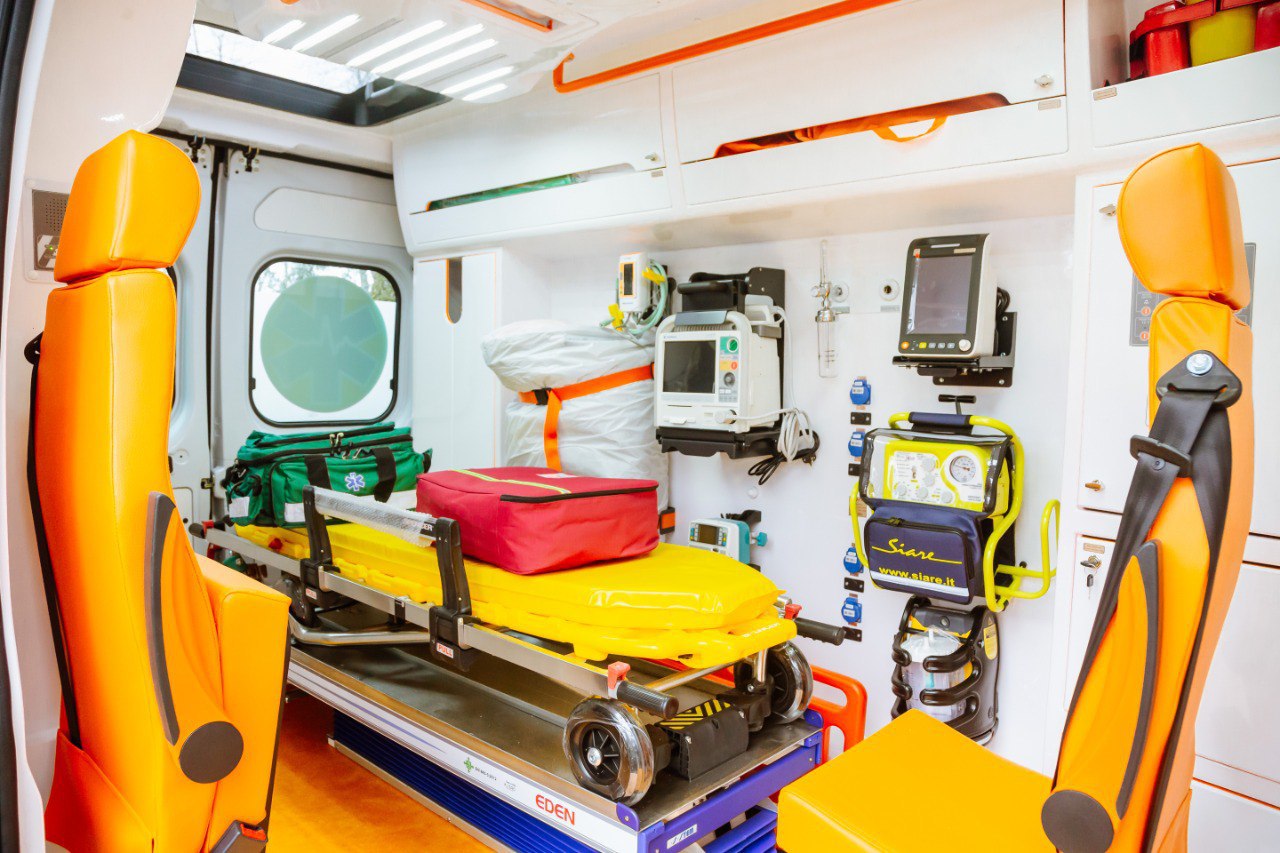 Епіцентр передав українським медикам вже 50 реанімобілів