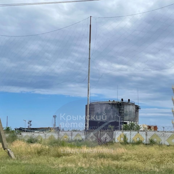 Anti-drone nets fail to protect occupied Feodosia oil depot from Ukrainian strikes: Footage