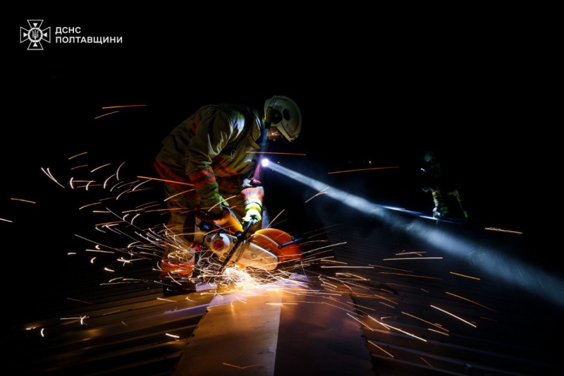 Russia struck Poltava: Fire engulfs large warehouse