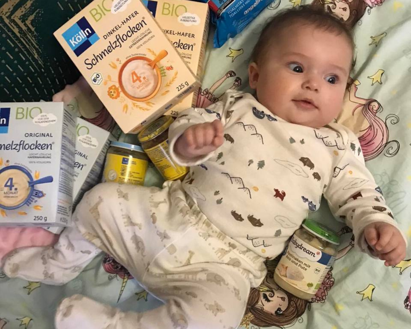 Семьям с детьми начали выдавать новую помощь: как ее получить