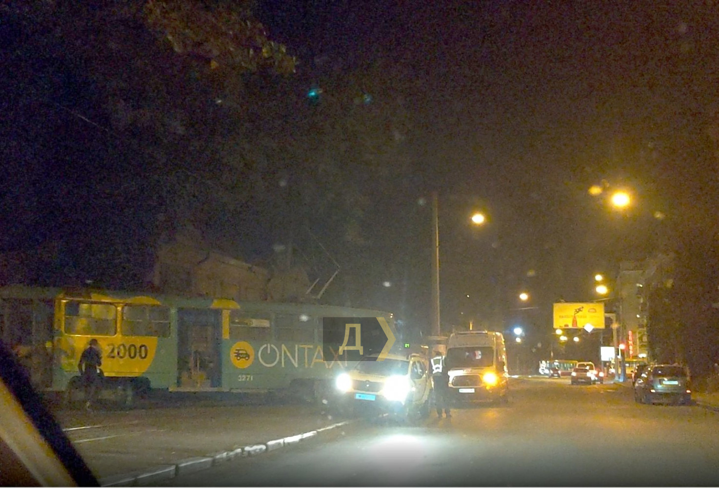 В Одессе трамвай сошел с рельсов и сбил пешехода