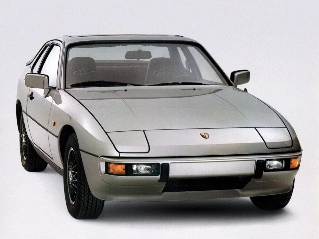 Колеса для Гуччи: какие роскошные автомобили можно увидеть в фильме "Дом Gucci"