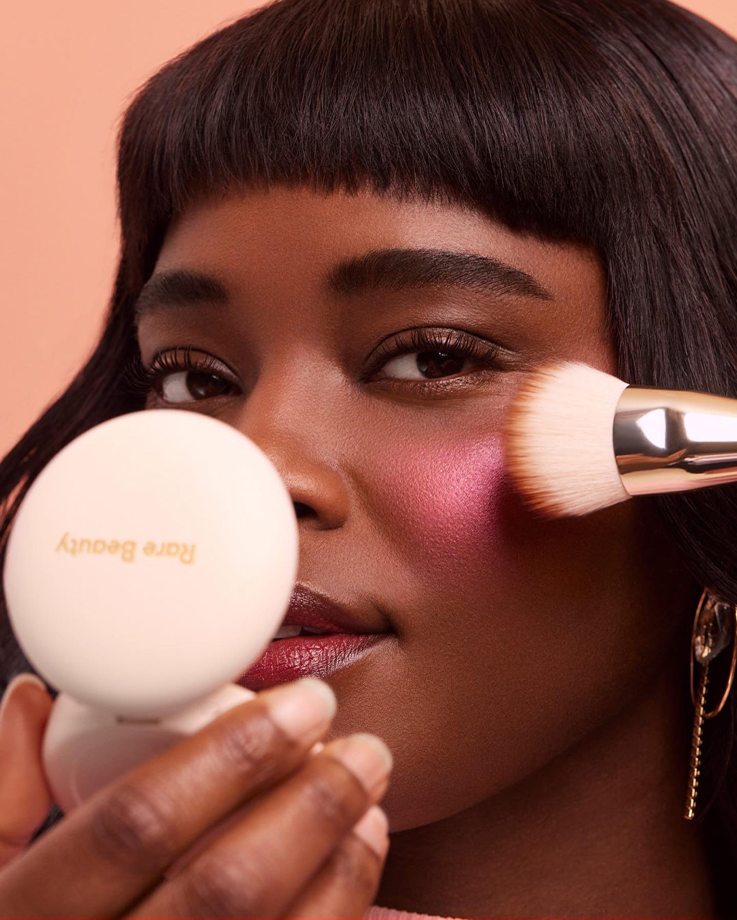 Cелена Гомес представила новий косметичний продукт у своїй лінійці (фото, відео)