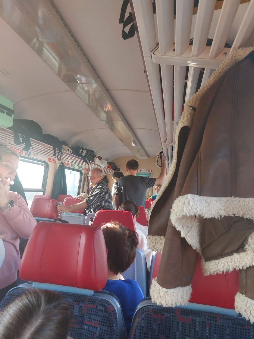 Нет розеток и проблемы с туалетом. Какие впечатления пассажиров от нового поезда в Варшаву