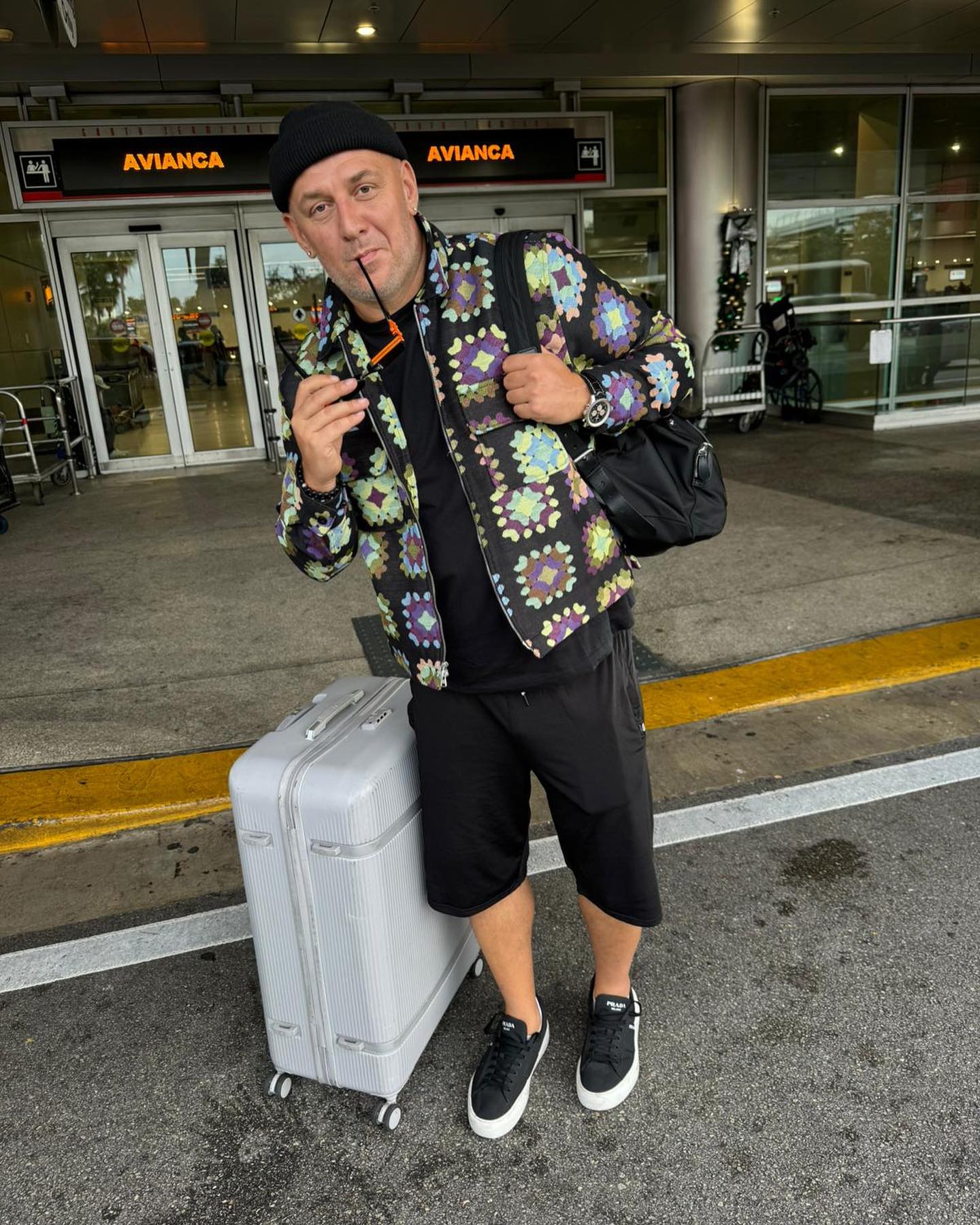 Потап отправился бизнес-классом в Дубай и снова нарвался на хейт: "Чего наших мужчин не выпускают"