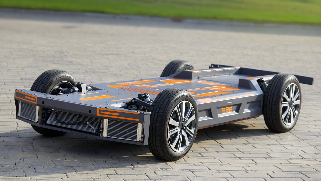 Сам доставляє вантажі: в Ізраїлі створили автономний шатл на електротязі