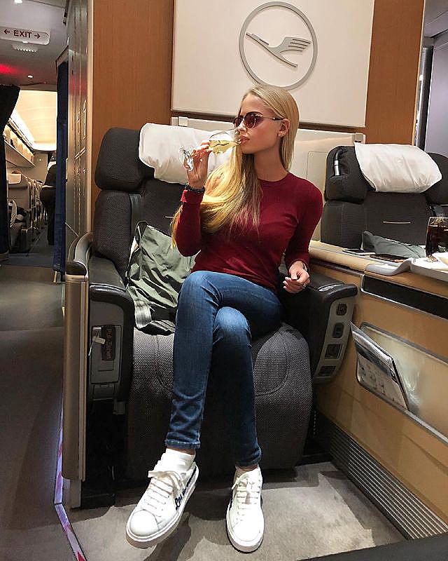 Что мы знаем о Полине - подруге "афериста из Тиндера": как она выглядит сейчас и чем занимается (фото)