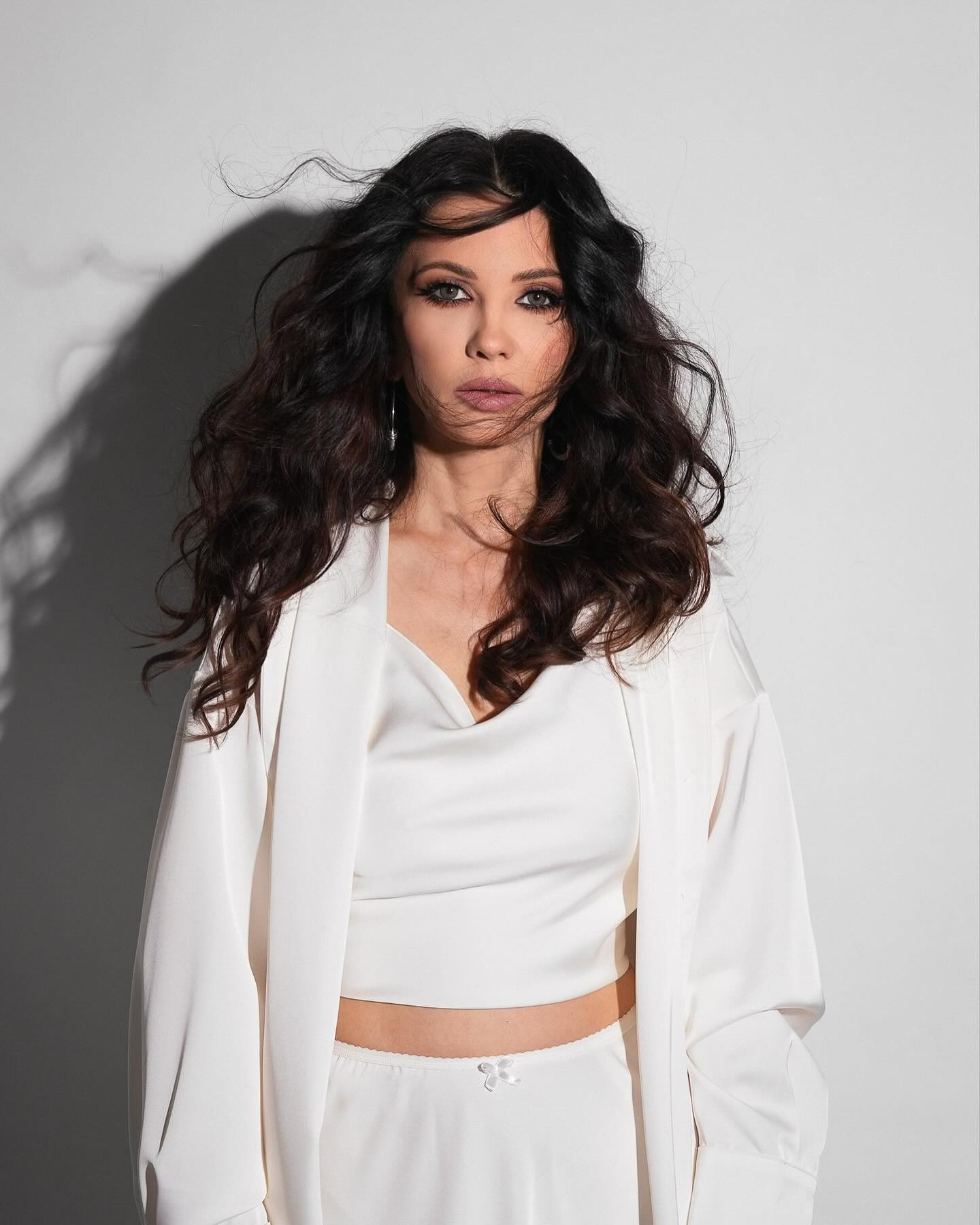 "Вечно юная" украинская певица очаровала грацией в особенной фотосессии