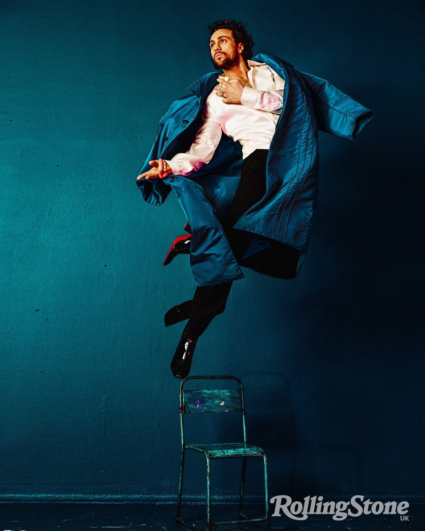 Новий Джеймс Бонд у сміливій фотосесії показав всю свою красу (фото)