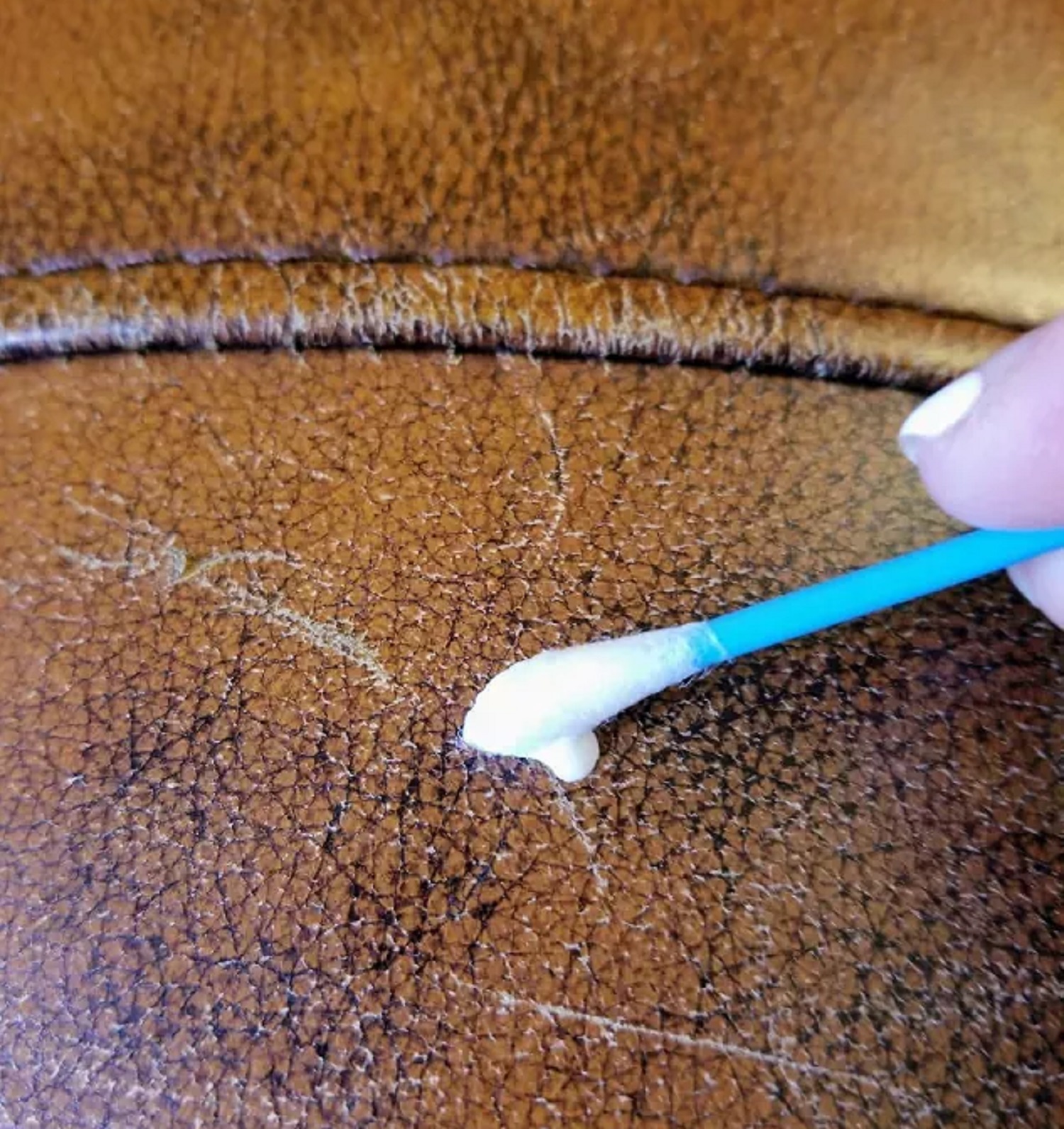 Як прибрати подряпини з поверхні різних матеріалів в домашніх умовах