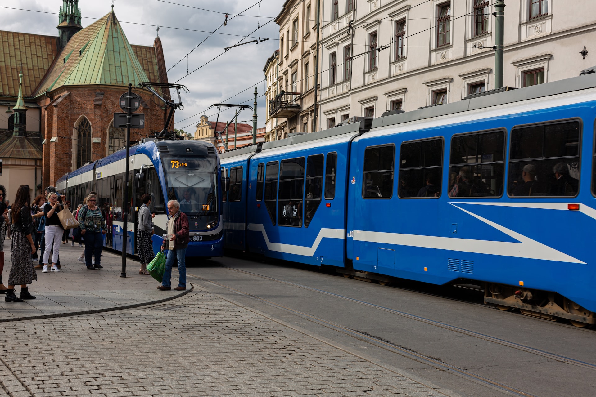 Транспорт и сервисы. 10 самых удобных приложений для украинцев в Польше