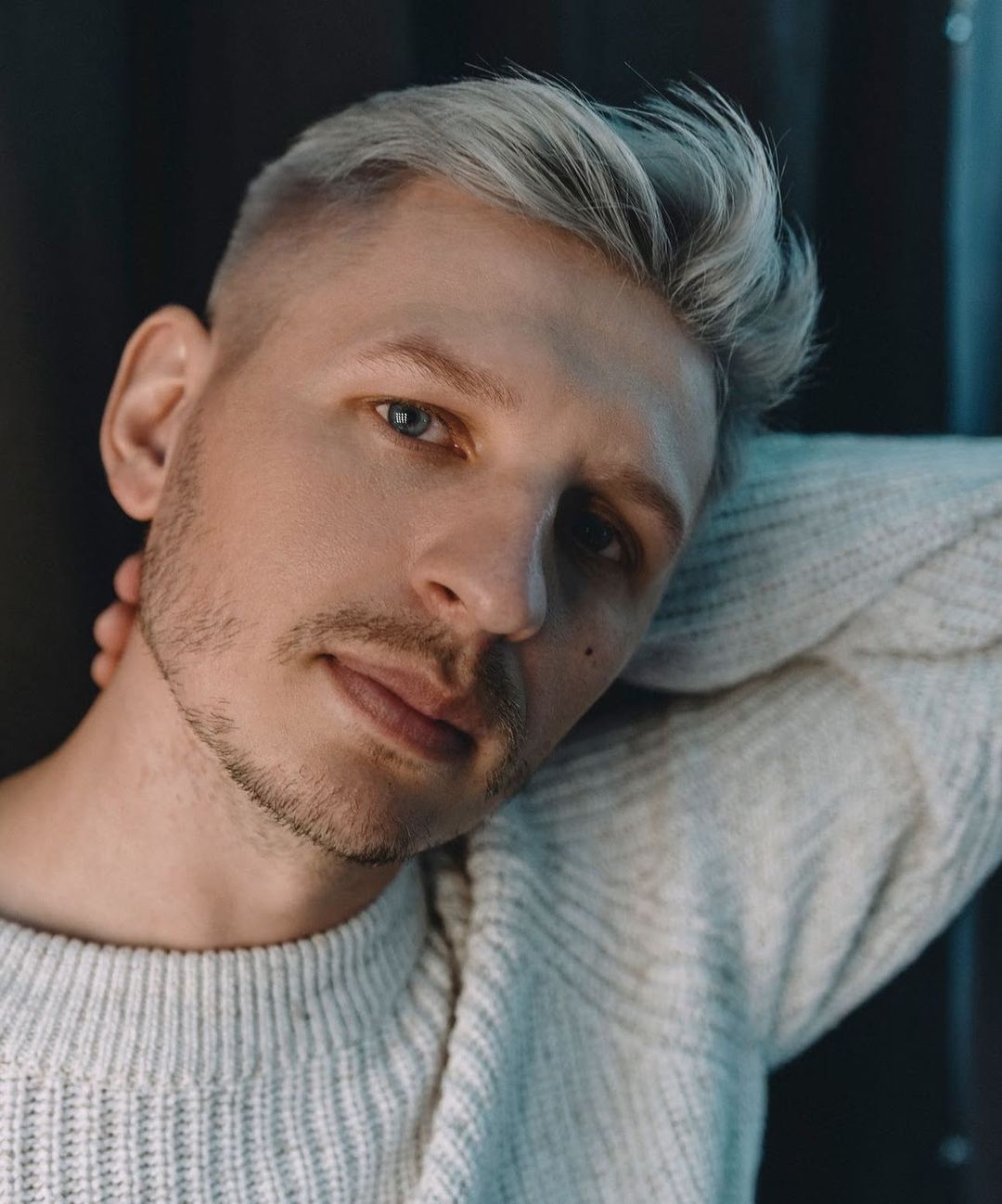 Фиолет экранизировали свою песню, которая стала символом перемен: невероятно чувственное видео