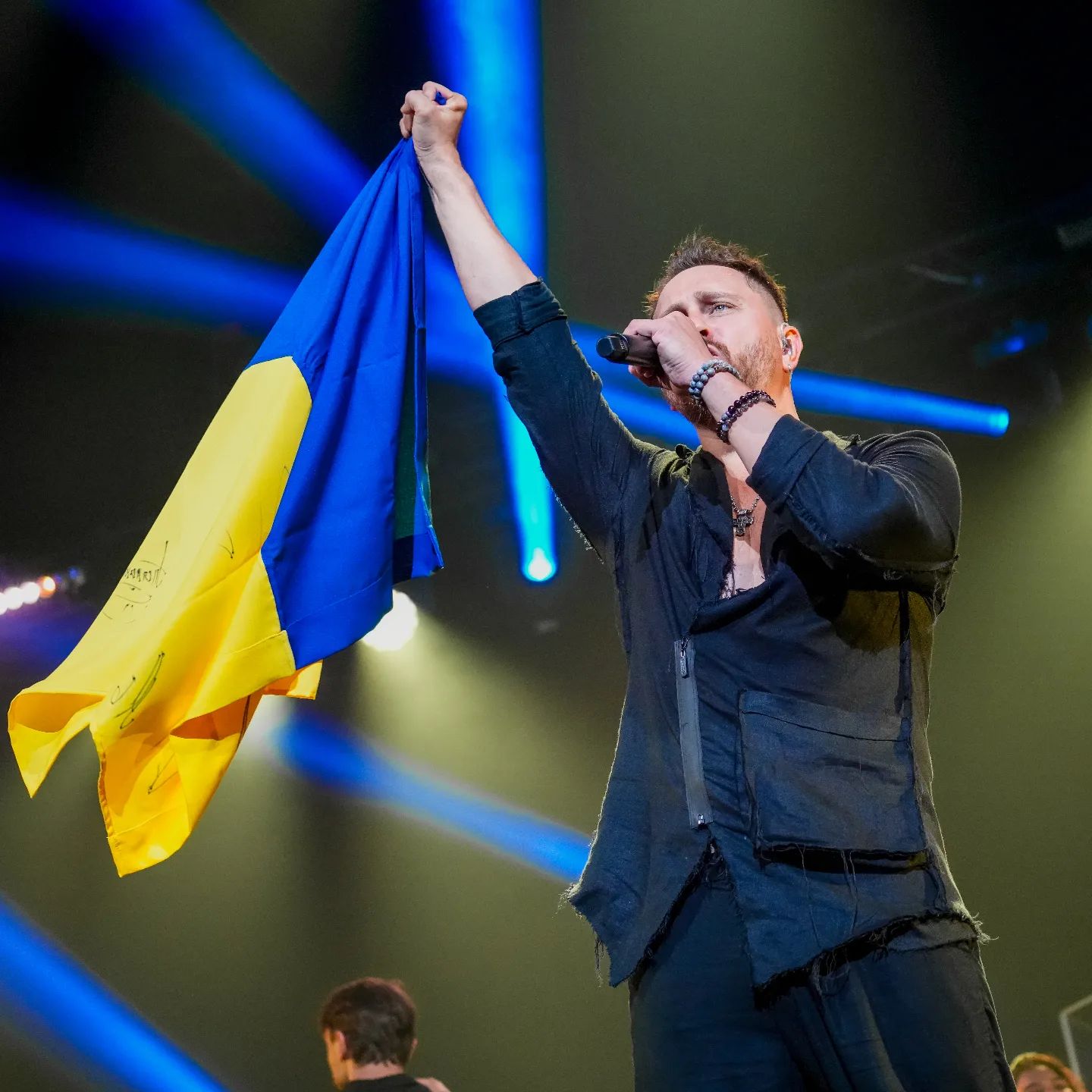 Известный украинский певец получил контузию: что известно о состоянии звезды