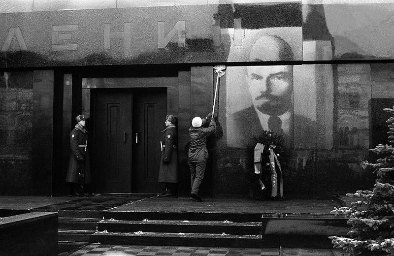 Всплыли запрещенные фото из СССР, на которых изображена жесткая правда