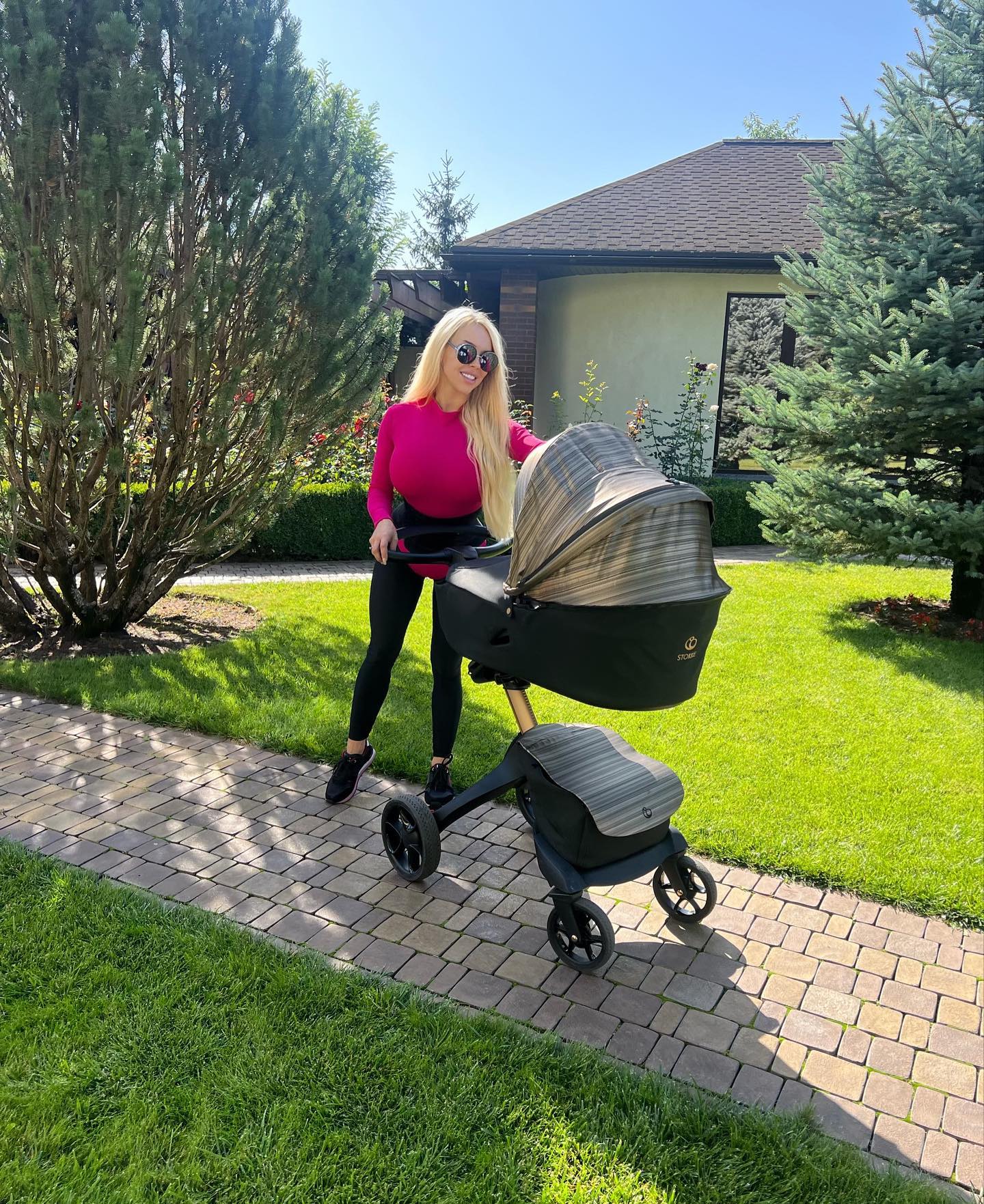 Украинская певица и звезда Playboy умилила фото новорожденной дочери Евлалии