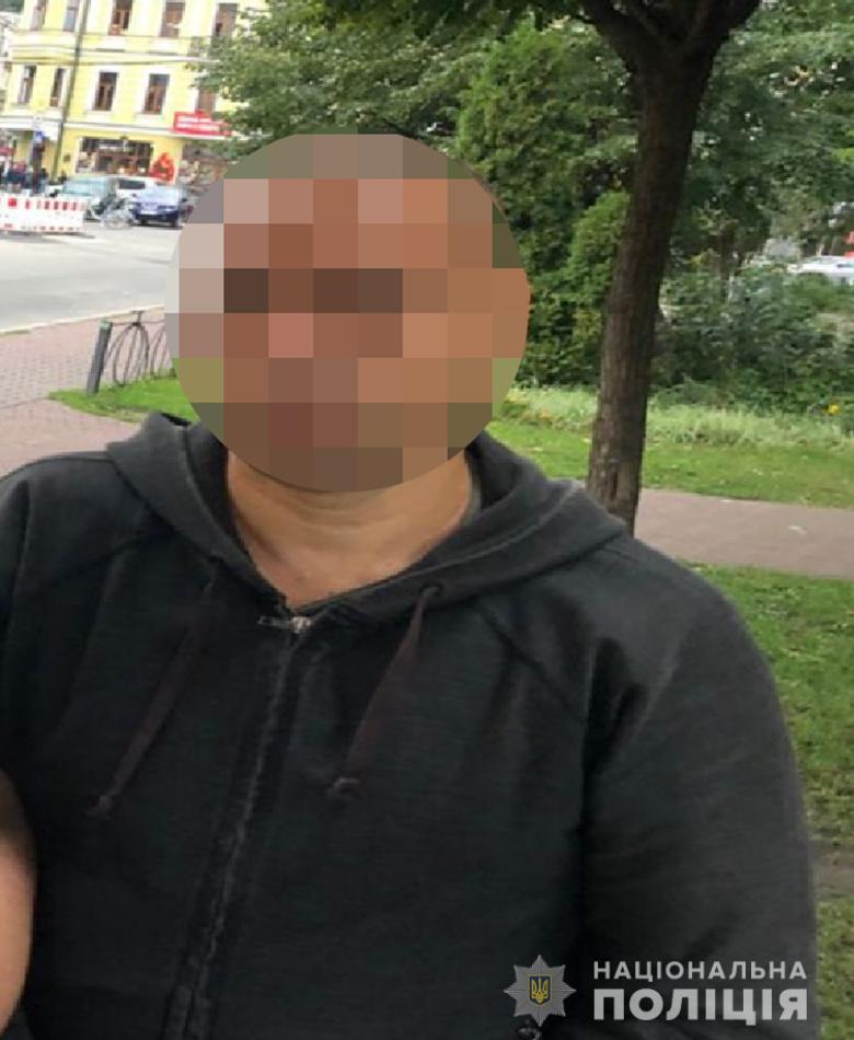 У Києві чоловік з сайту знайомств зґвалтував 24-річну дівчину на побаченні (фото)