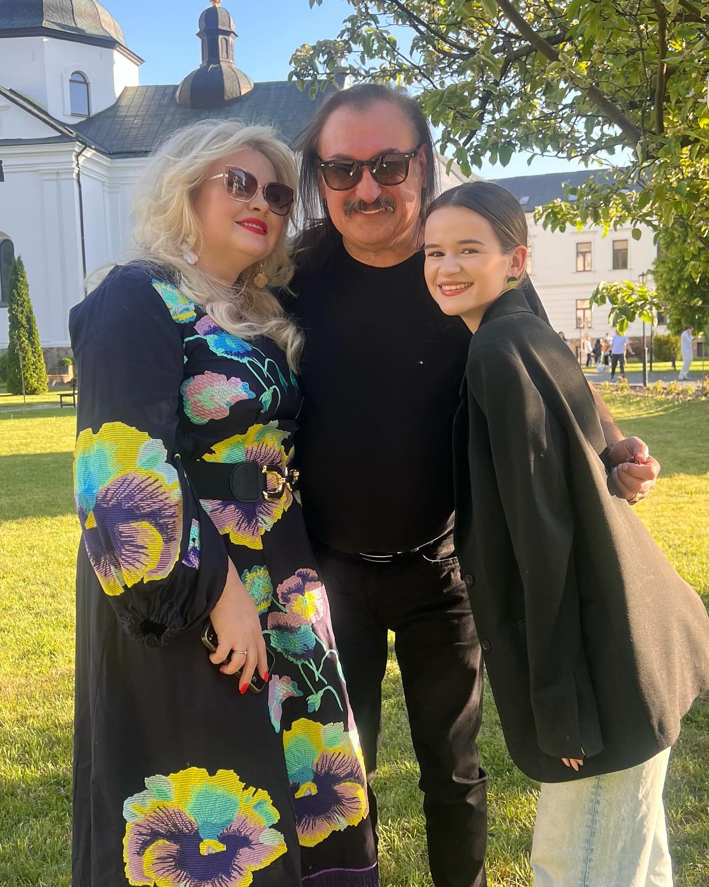 &quot;Мира и небесной поддержки нам всем&quot;. Звезды поздравили украинцев с Пасхой (фото)