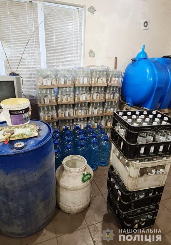 Українцям продавали в магазинах підроблену горілку з бирками відомих марок: яких саме