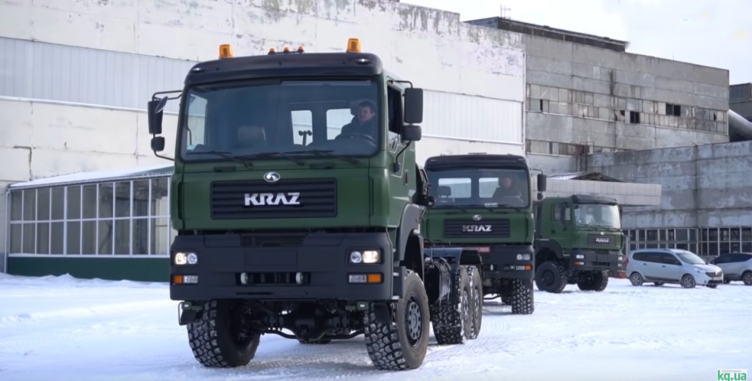 КрАЗ виготовив на замовлення Міноборони першу партію тягачів для перевезення танків