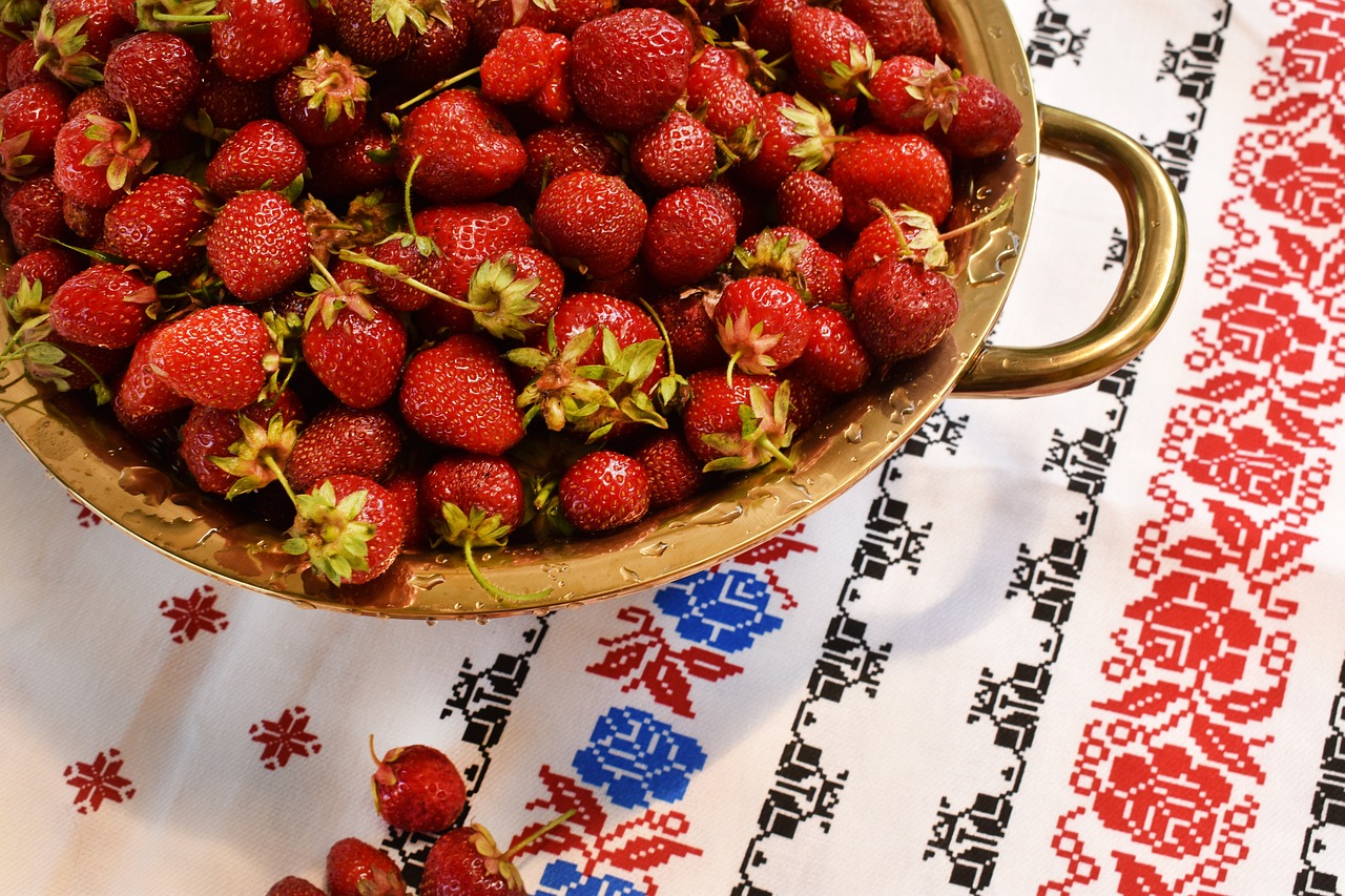 5 порад для вибору скатертини, щоб вона стала справжнім центром уваги