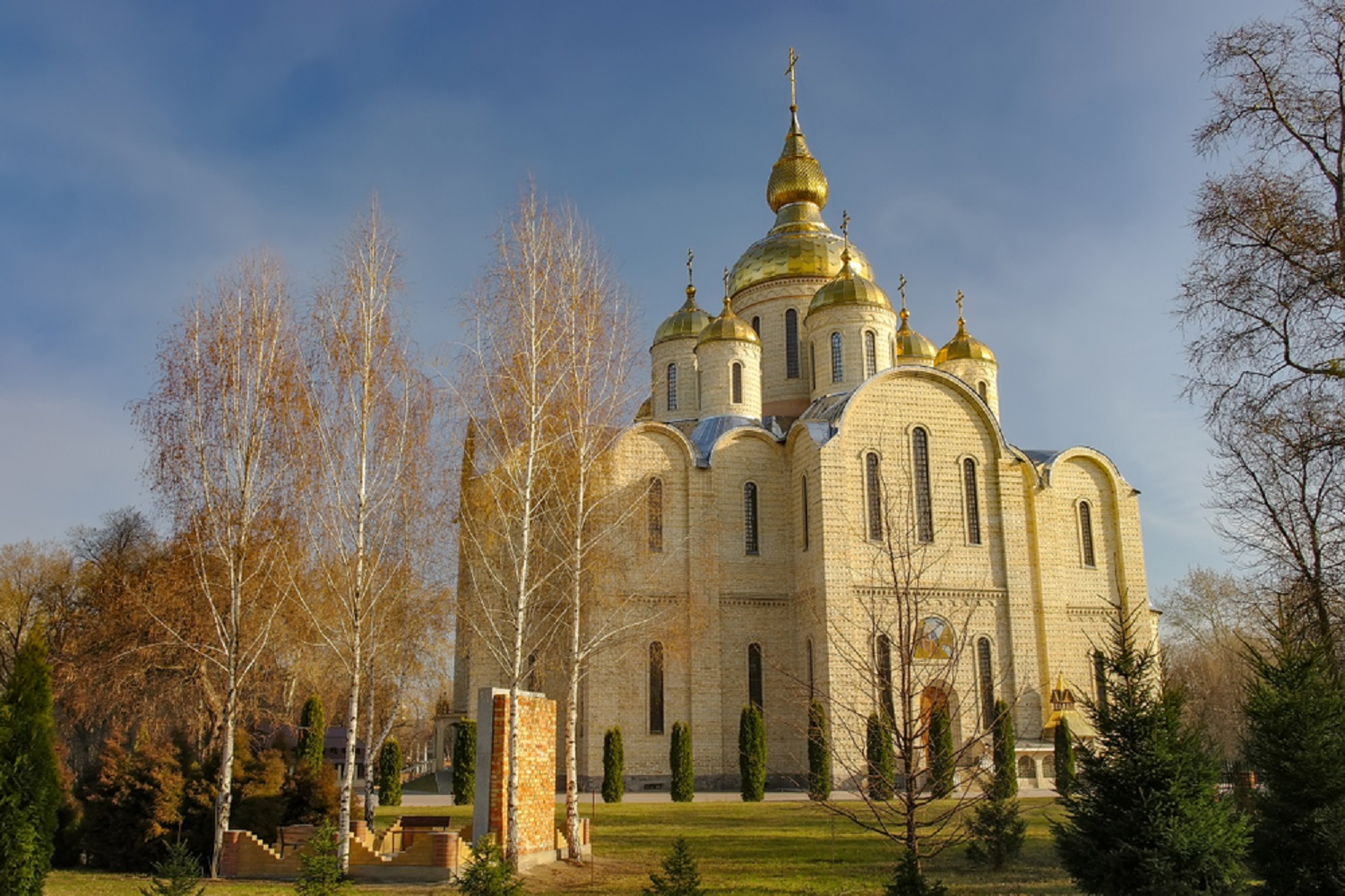 Неземна краса. 5 найбільших і найвеличніших храмів України (фото)